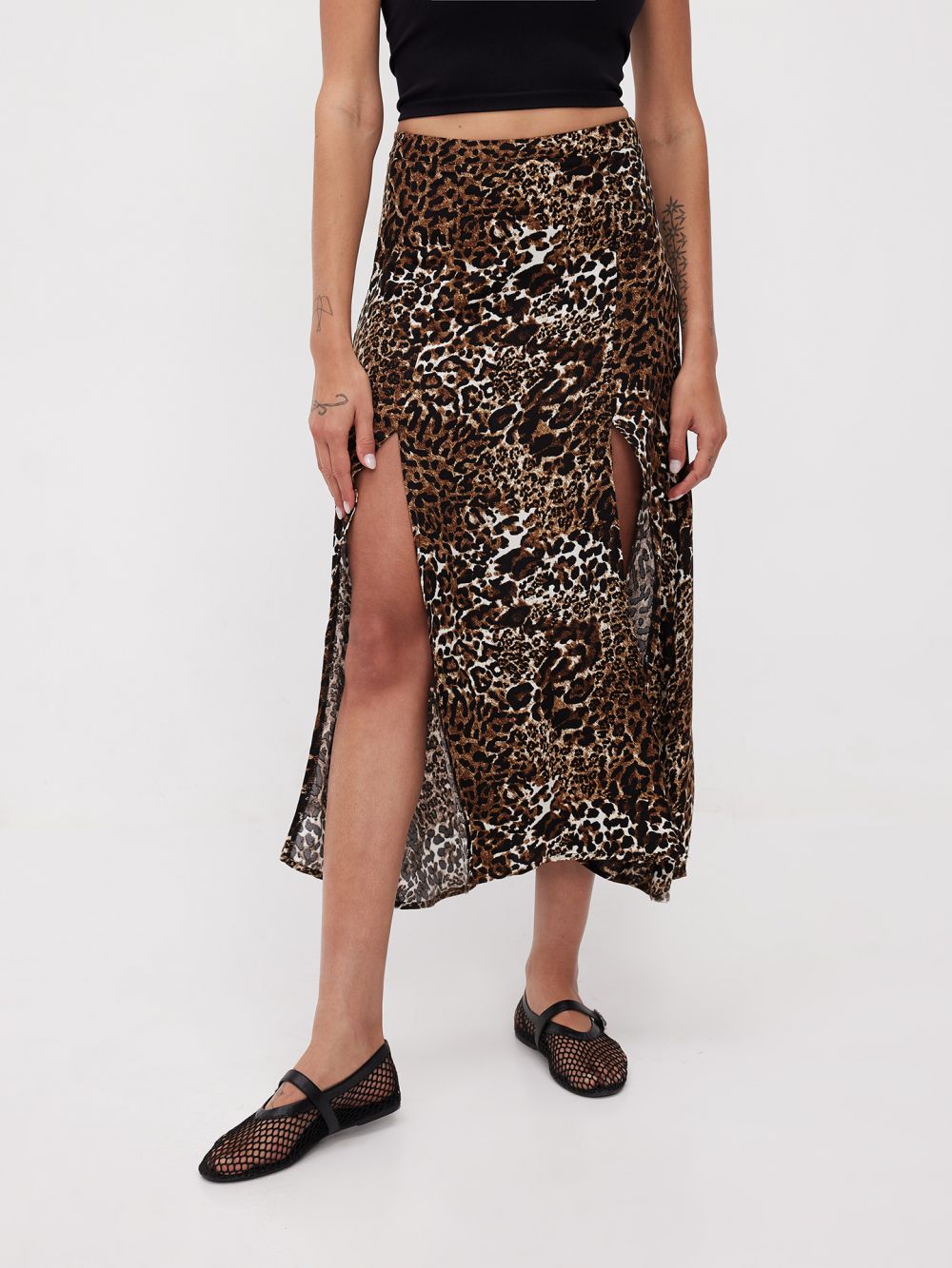 חצאית מידי עם שסעים