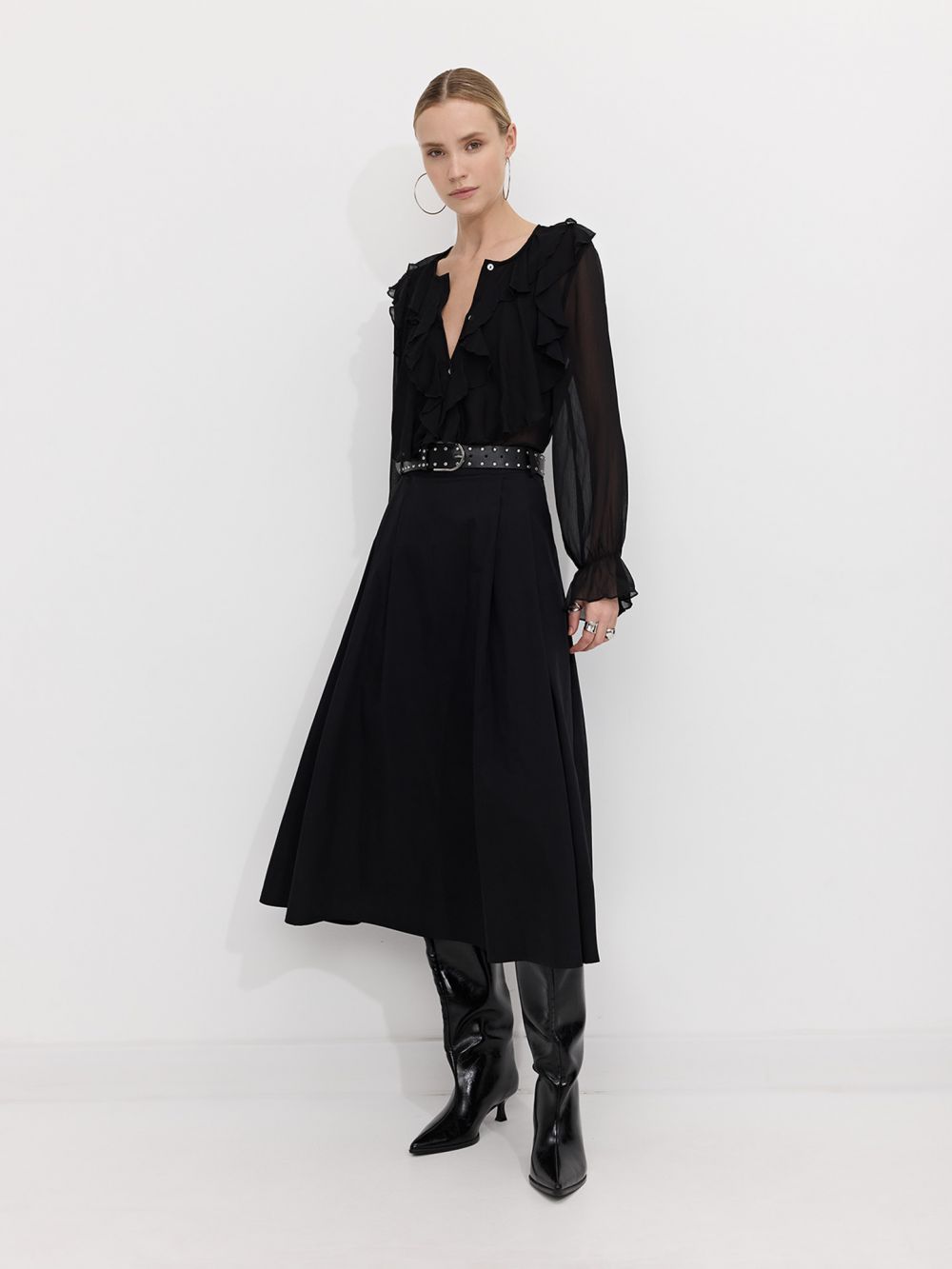 חצאית מידי עם חגורה