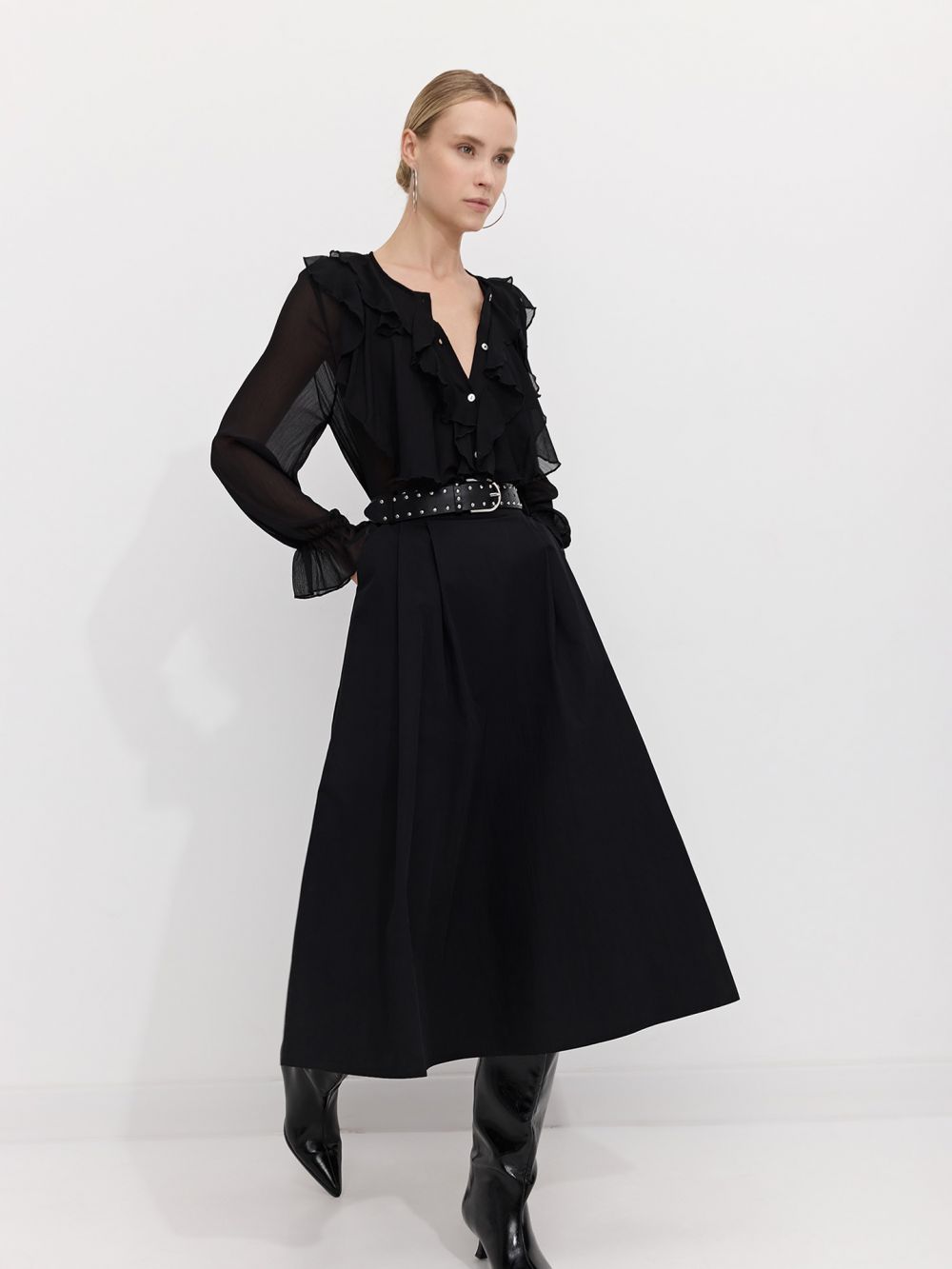 חצאית מידי עם חגורה