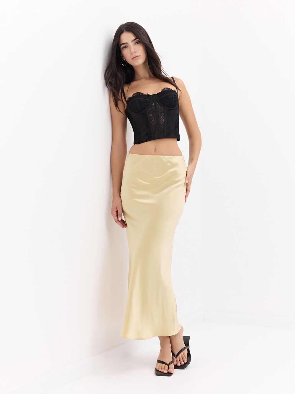 חצאית מידי סאטן