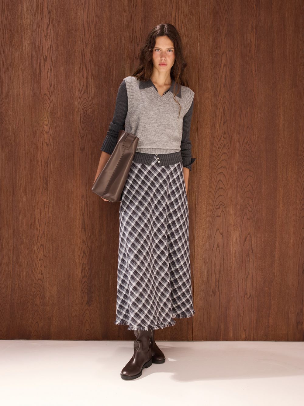 חצאית משבצות מידי