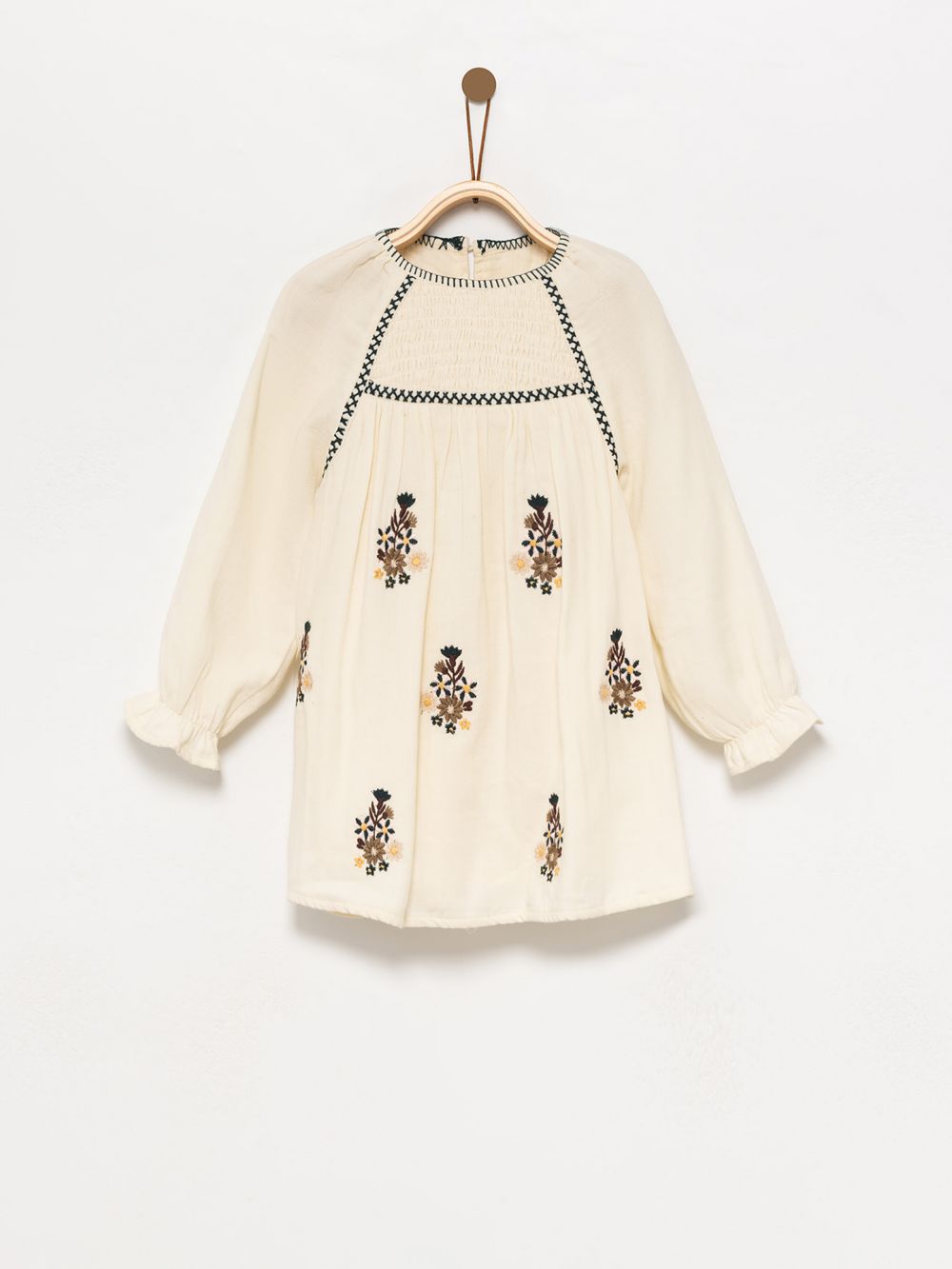 שמלה רקמת פרחים