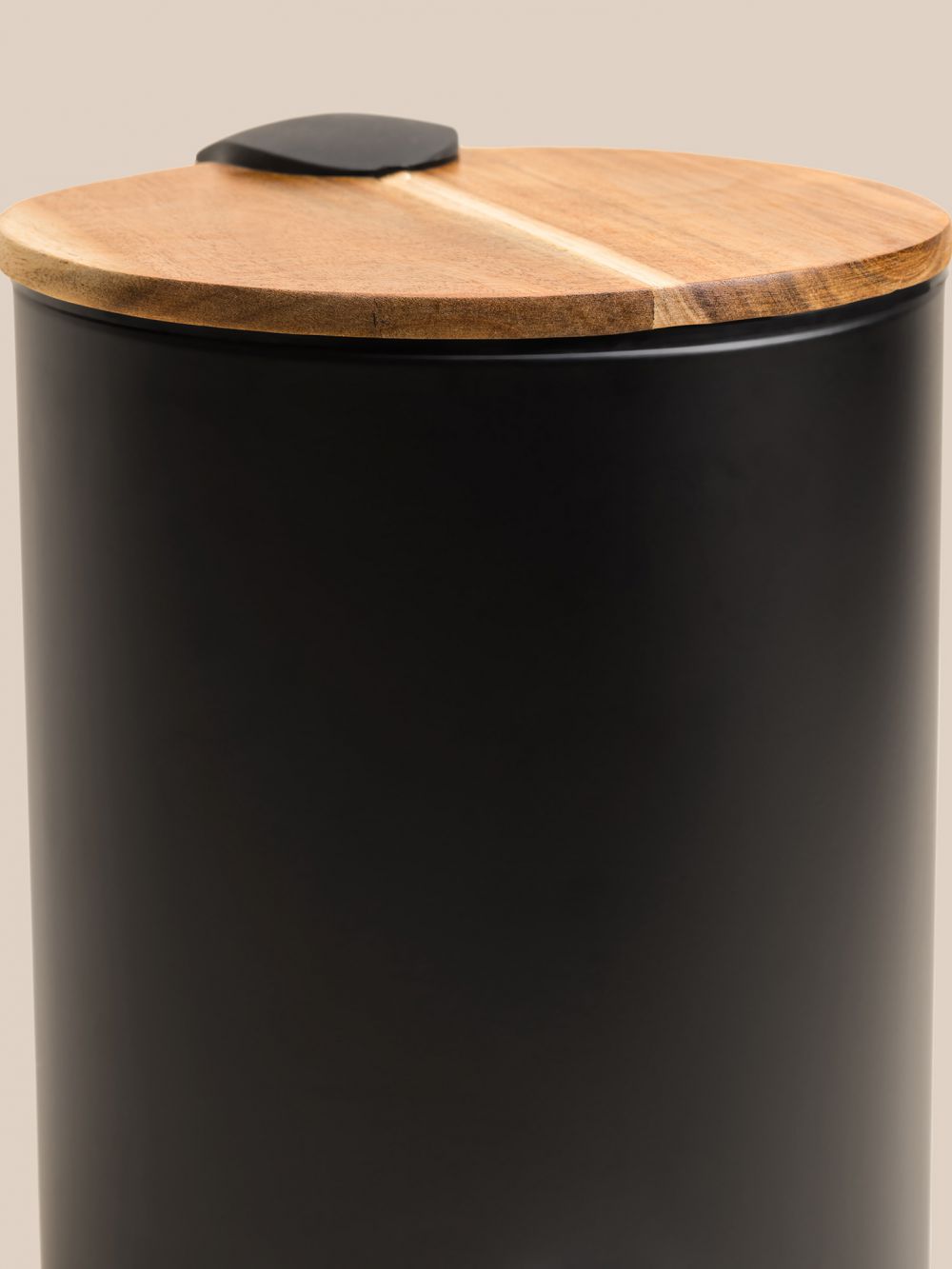 פח אמבטיה 5 ליטר עם מכסה עץ