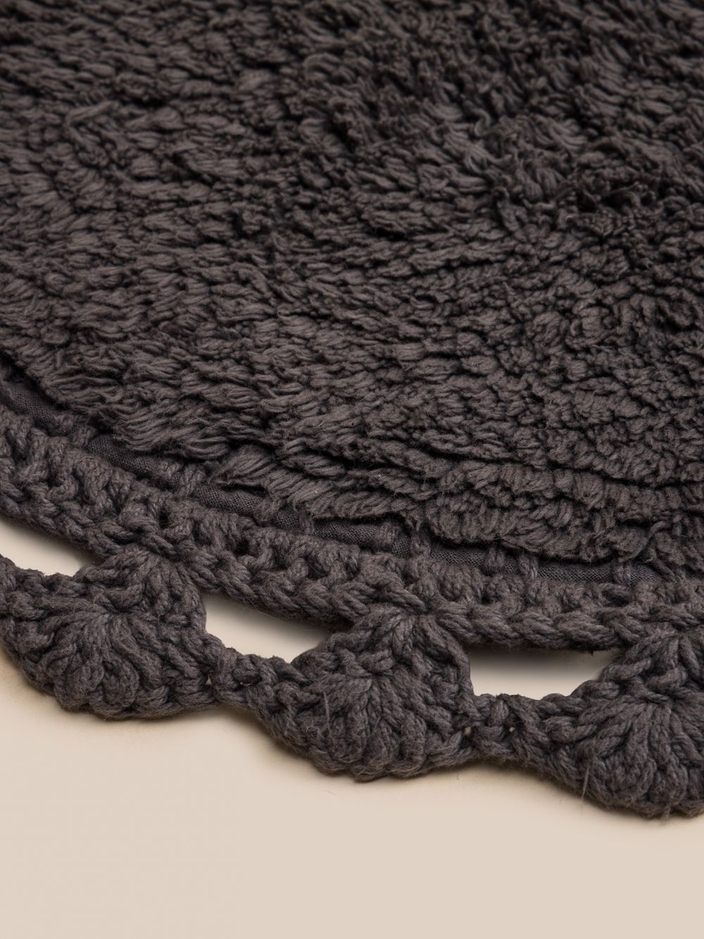 שטיח אמבט אובלי עם מסגרת קרושה