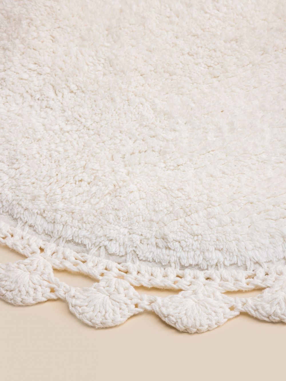 שטיח אמבט אובלי עם מסגרת קרושה