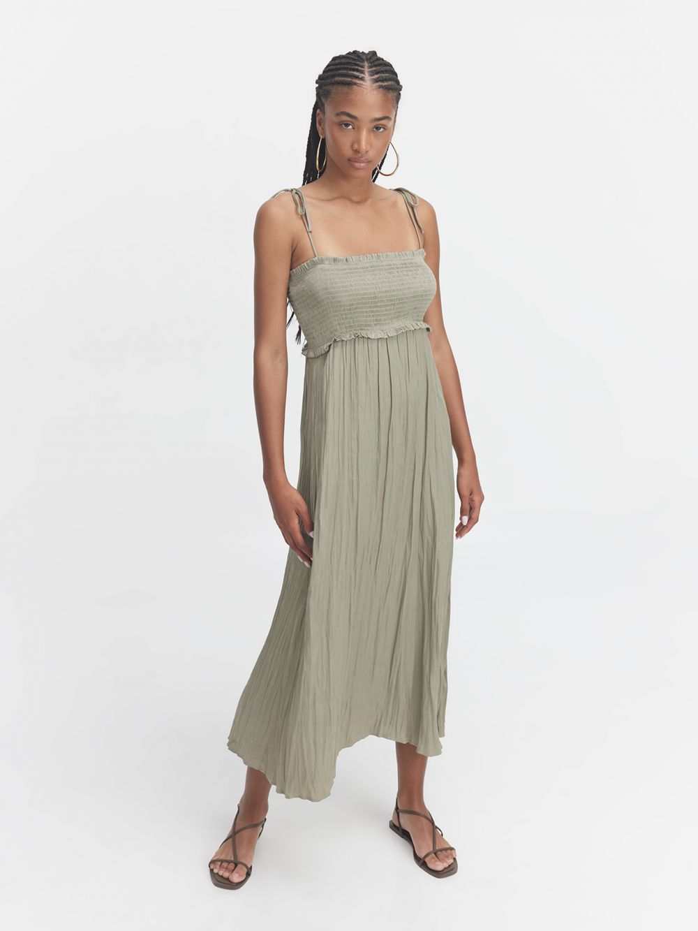 שמלת מידי מתרחבת