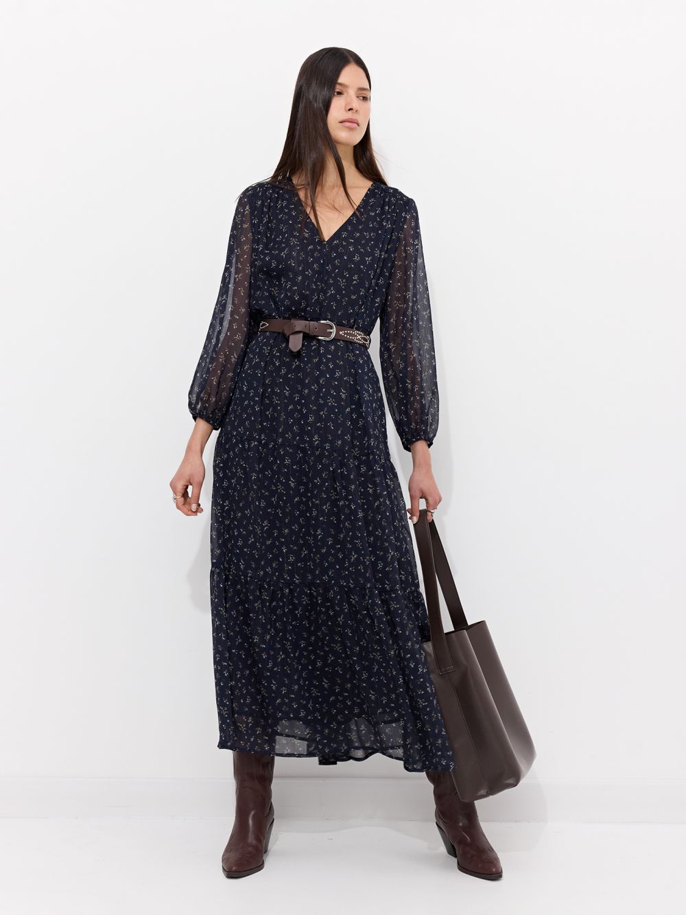 שמלת מקסי קומות מבד שיפון עם חגורה