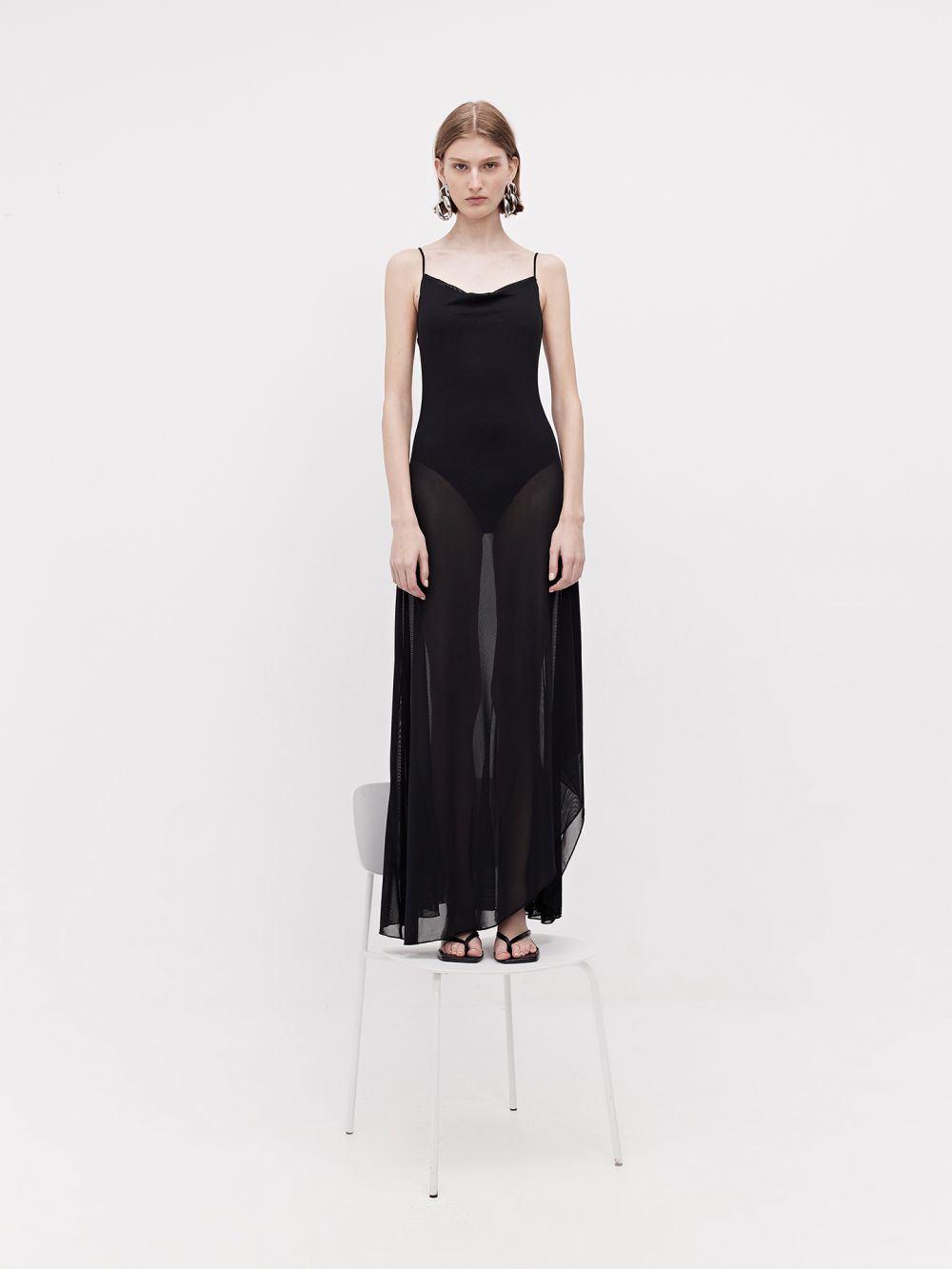 שמלה א-סימטרית שקפקפה