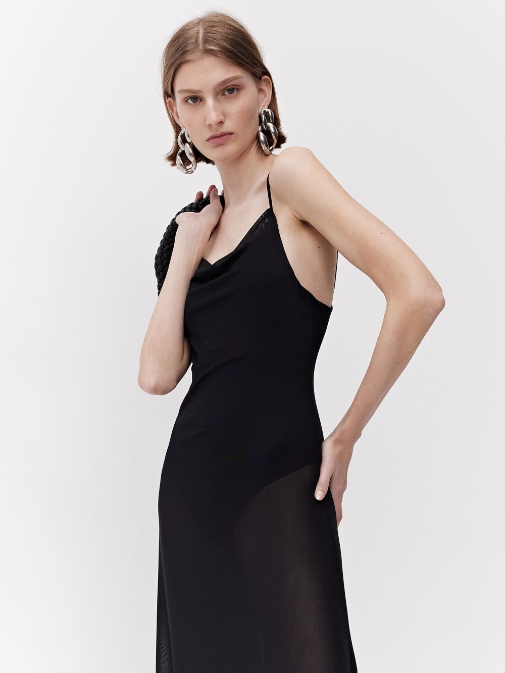 שמלה א-סימטרית שקפקפה