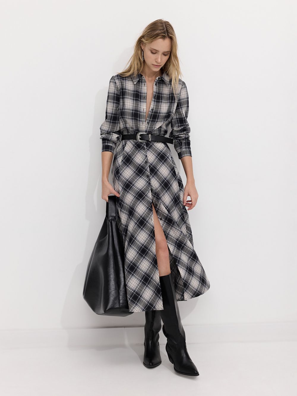 שמלת אריג משובצת עם חגורה