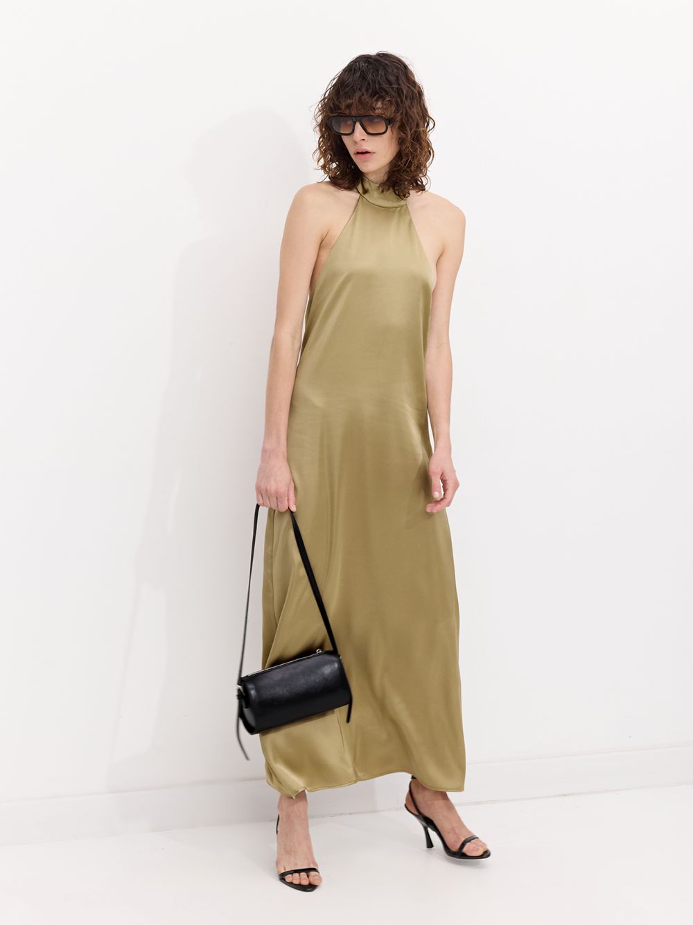 שמלת קולר מקסי