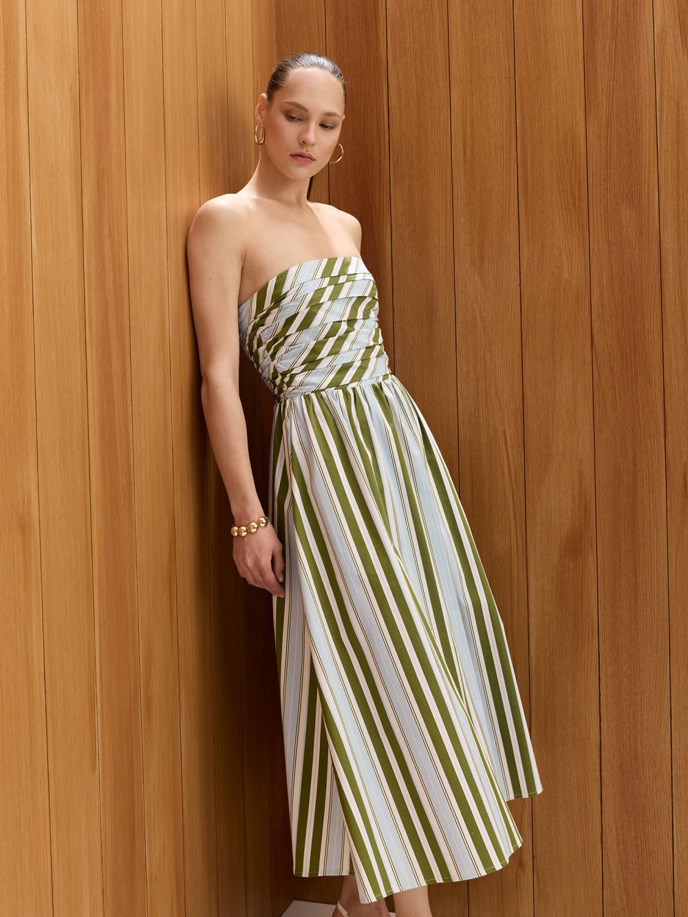 שמלת סטרפל פסים