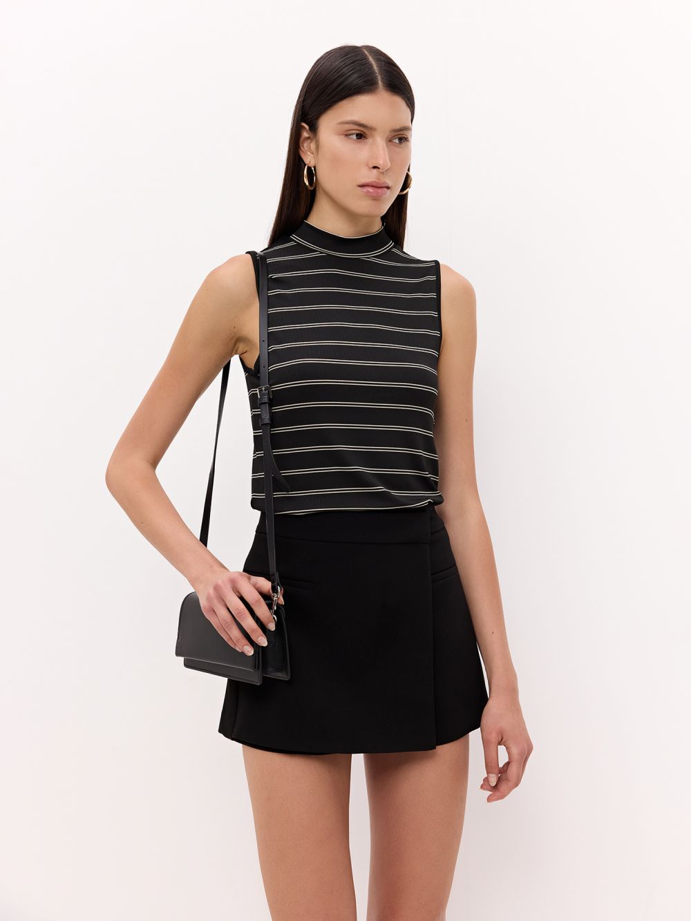 גופית ריב קריר צווארון גולף נמוך