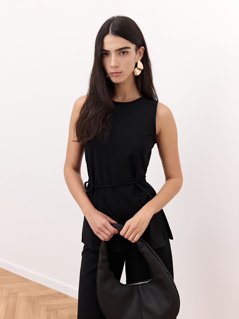 גופייה רחבה עם קשירה