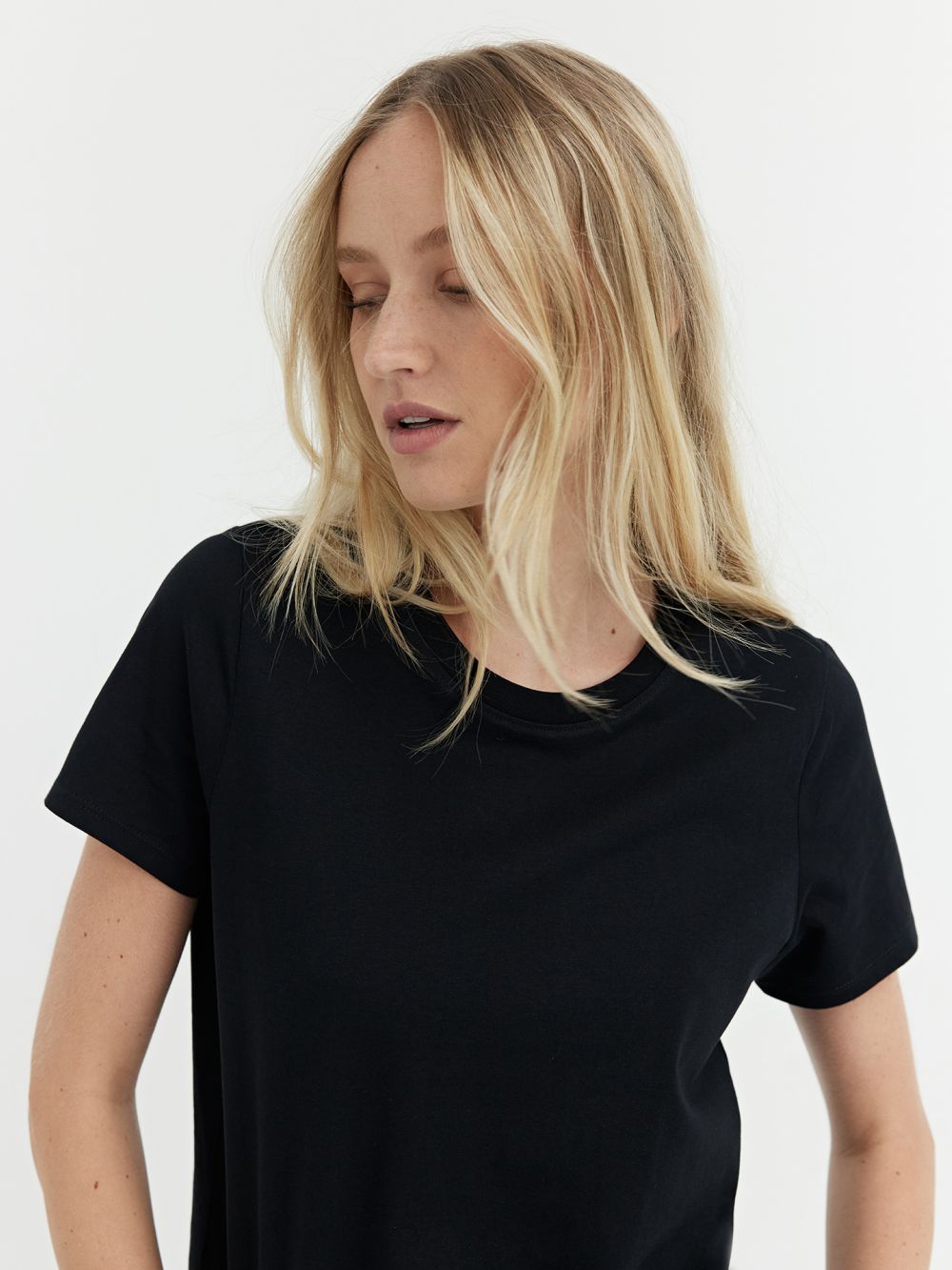 טי-שירט בייסיק מפתח עגול