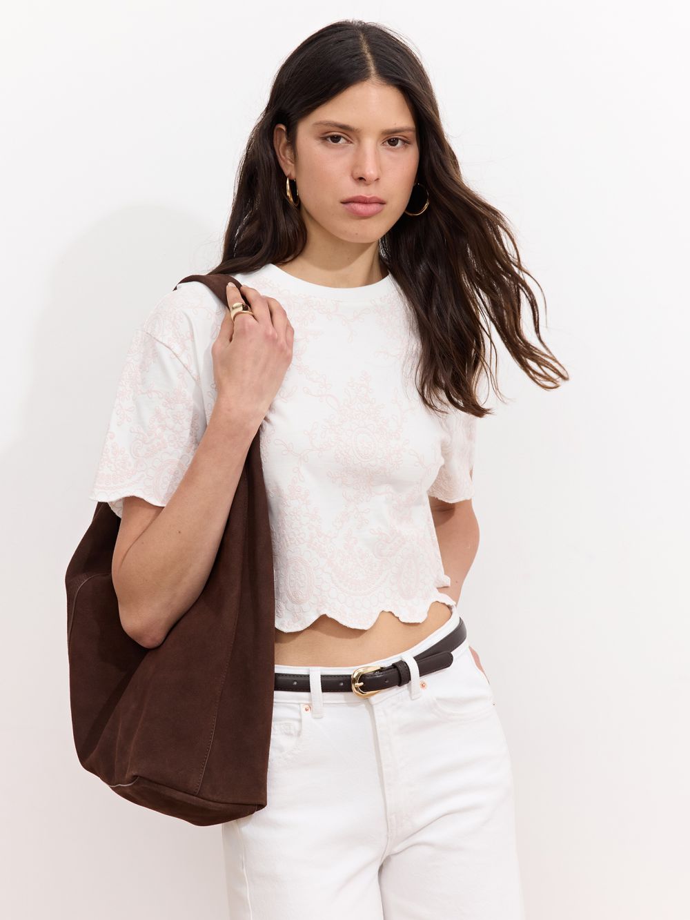 טי שרט עם הדפס דמוי רקמה