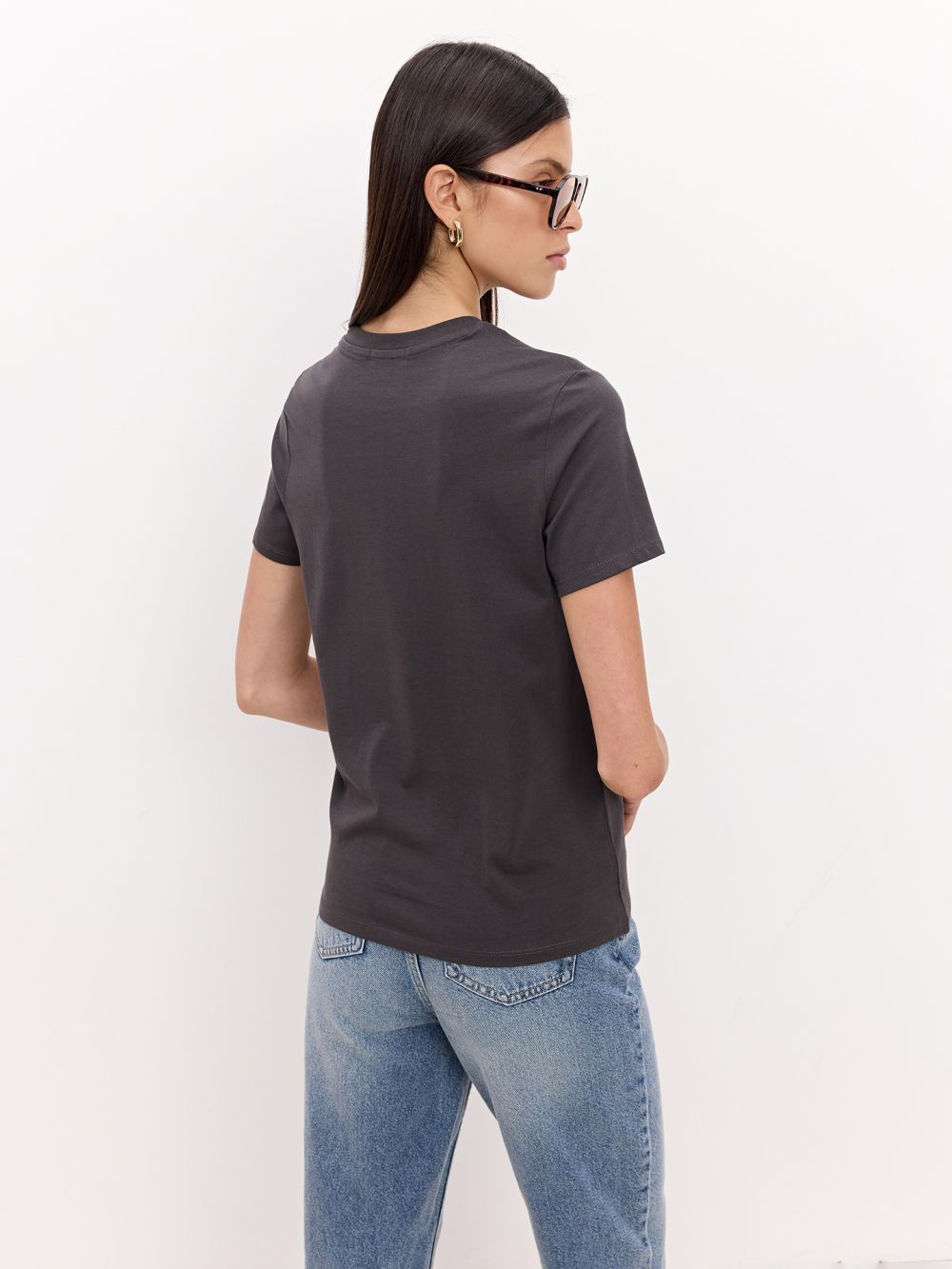 חולצת בייסיק צווארון עגול