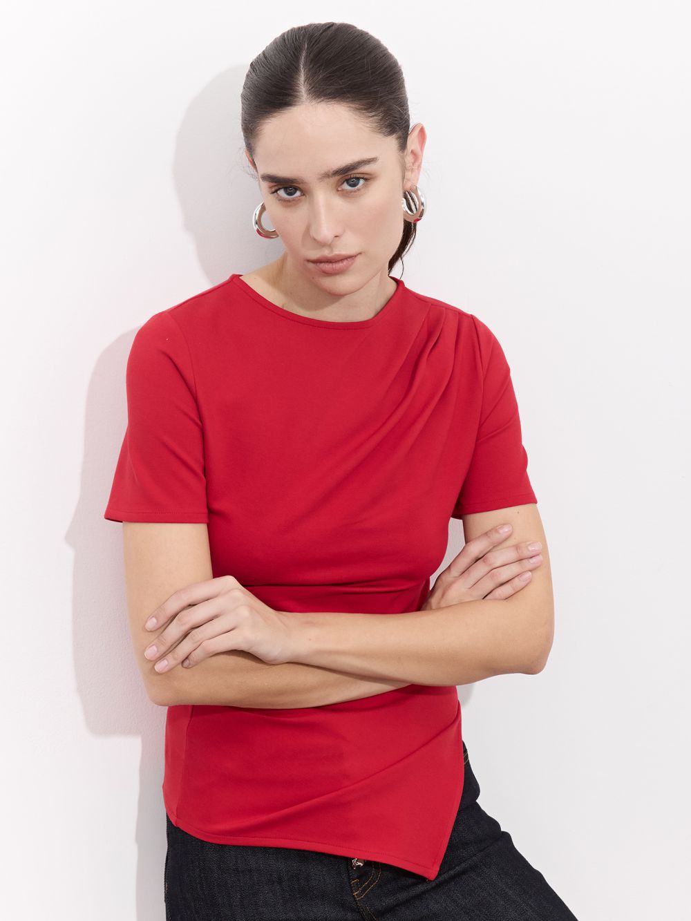 חולצת שרוול קצר עם כיווצים