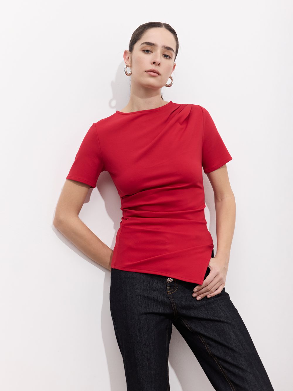 חולצת שרוול קצר עם כיווצים