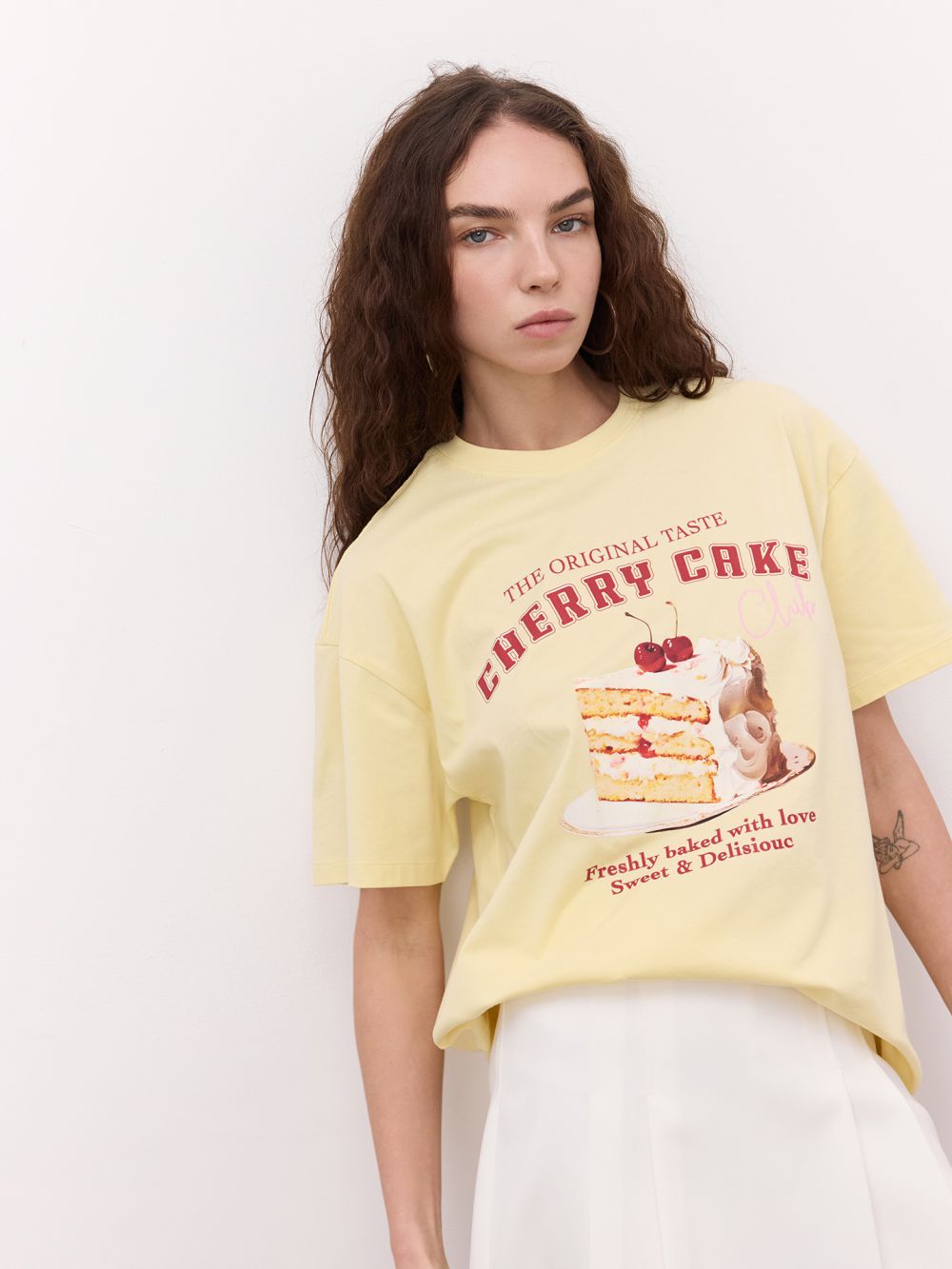 טי שירט עם דפוס