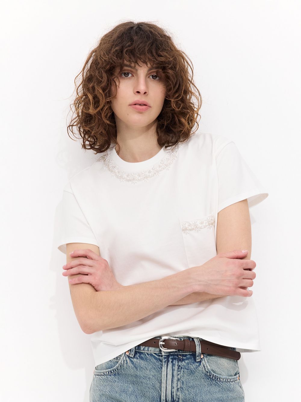 טי שרט עם פנינים