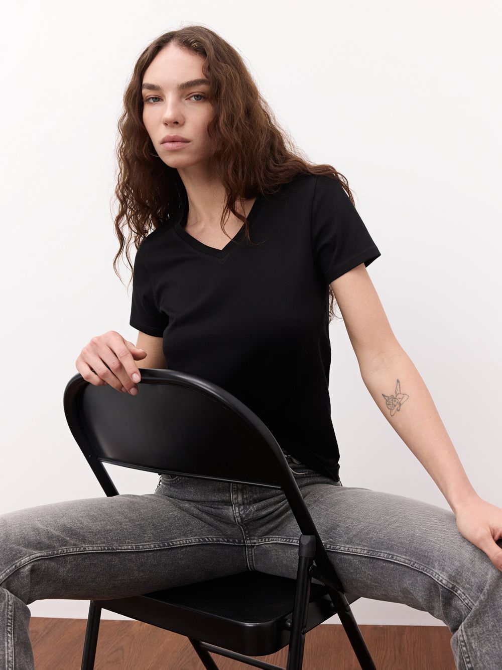 חולצת בית ספר בייסיק V