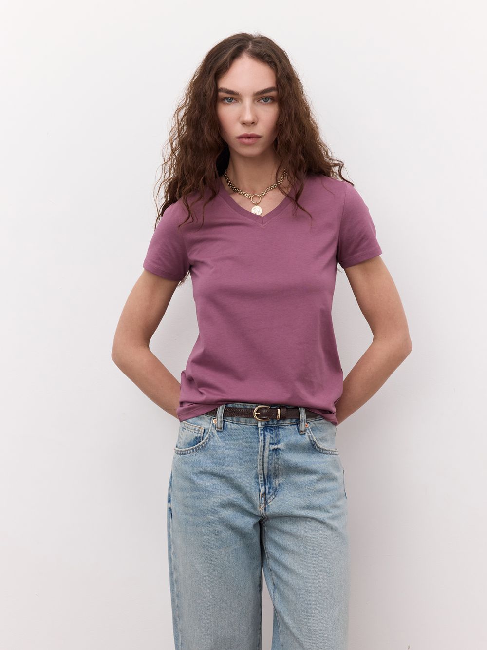 חולצת בית ספר בייסיק V