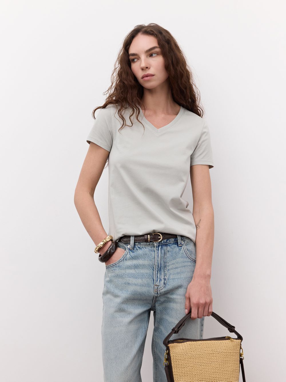 חולצת בית ספר בייסיק V