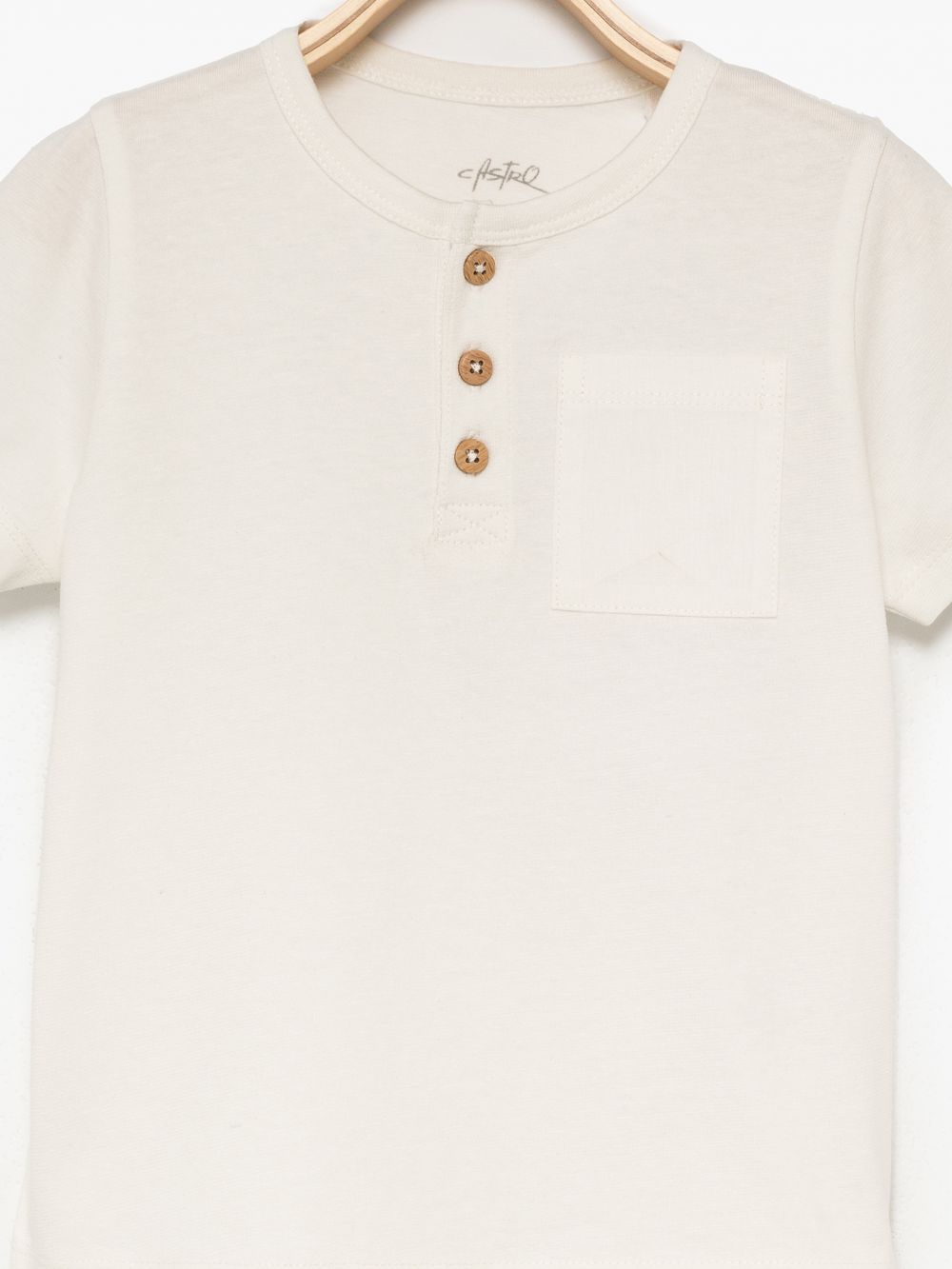 טישרט עם כפתרה