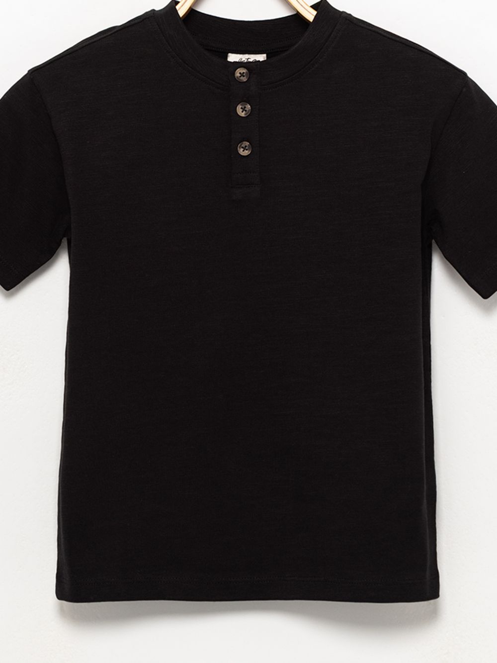 חולצת טי עם שינה