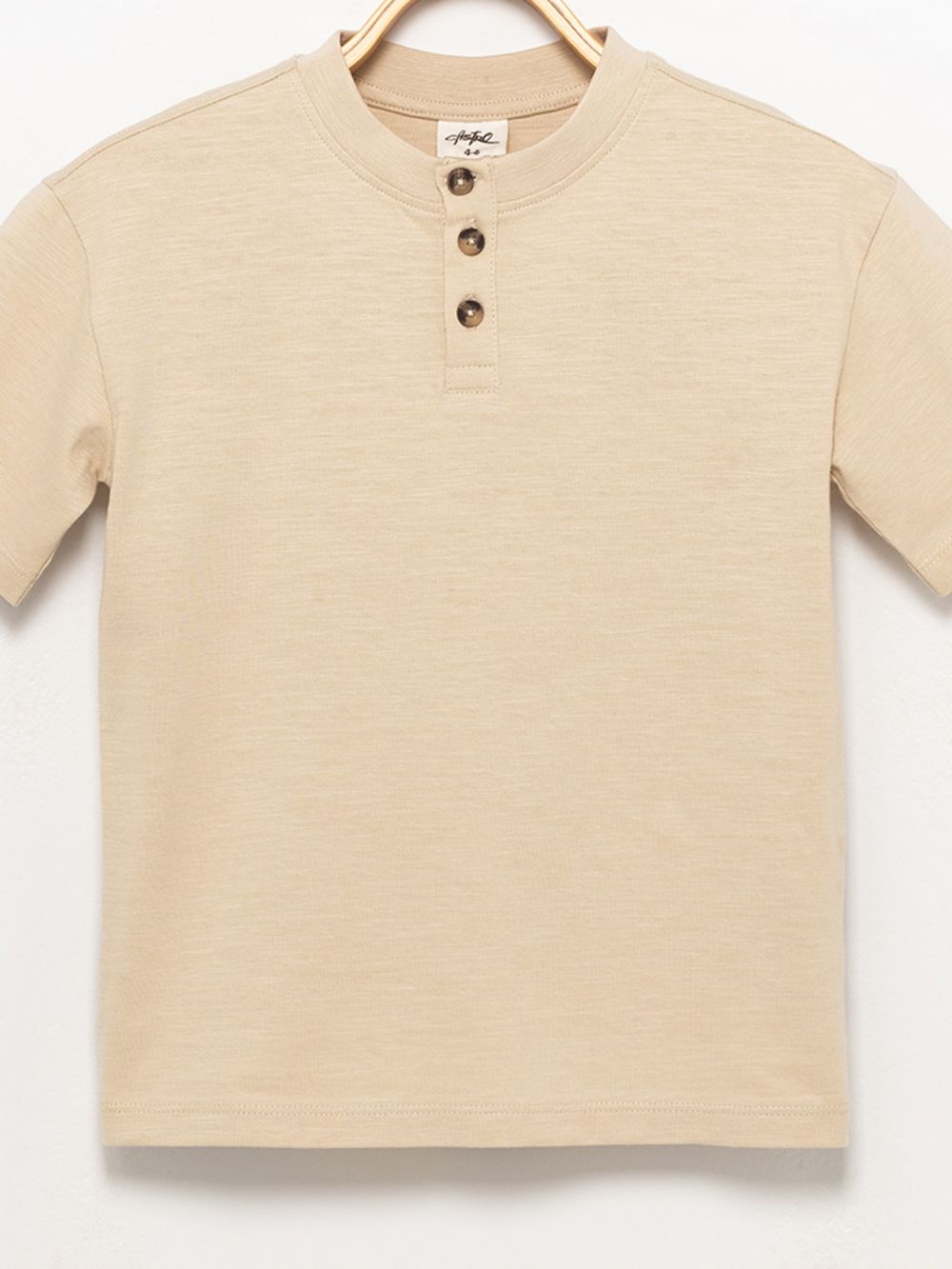 חולצת טי עם שינה