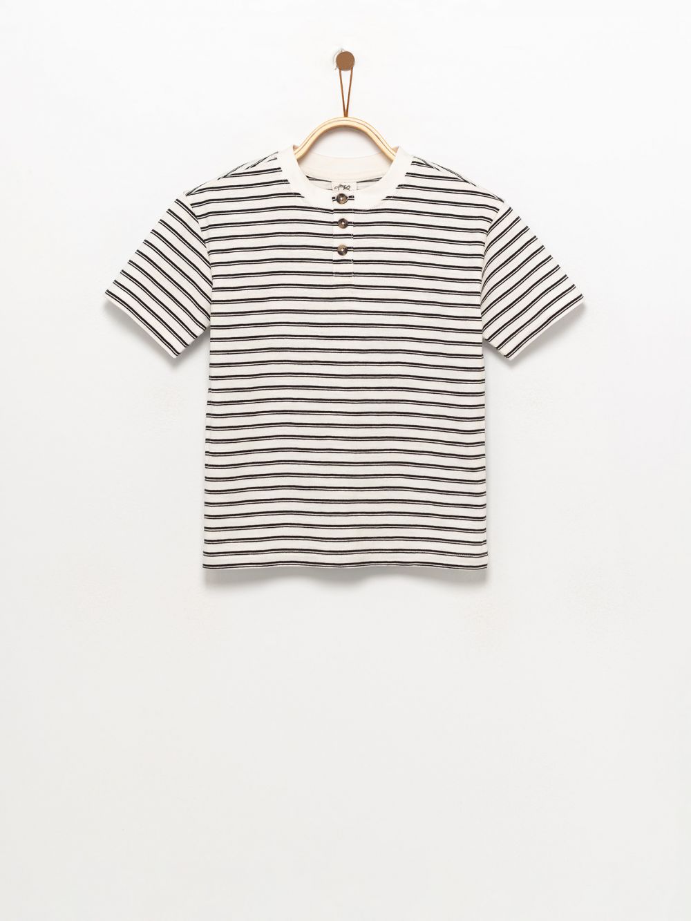 חולצת טי עם שינה