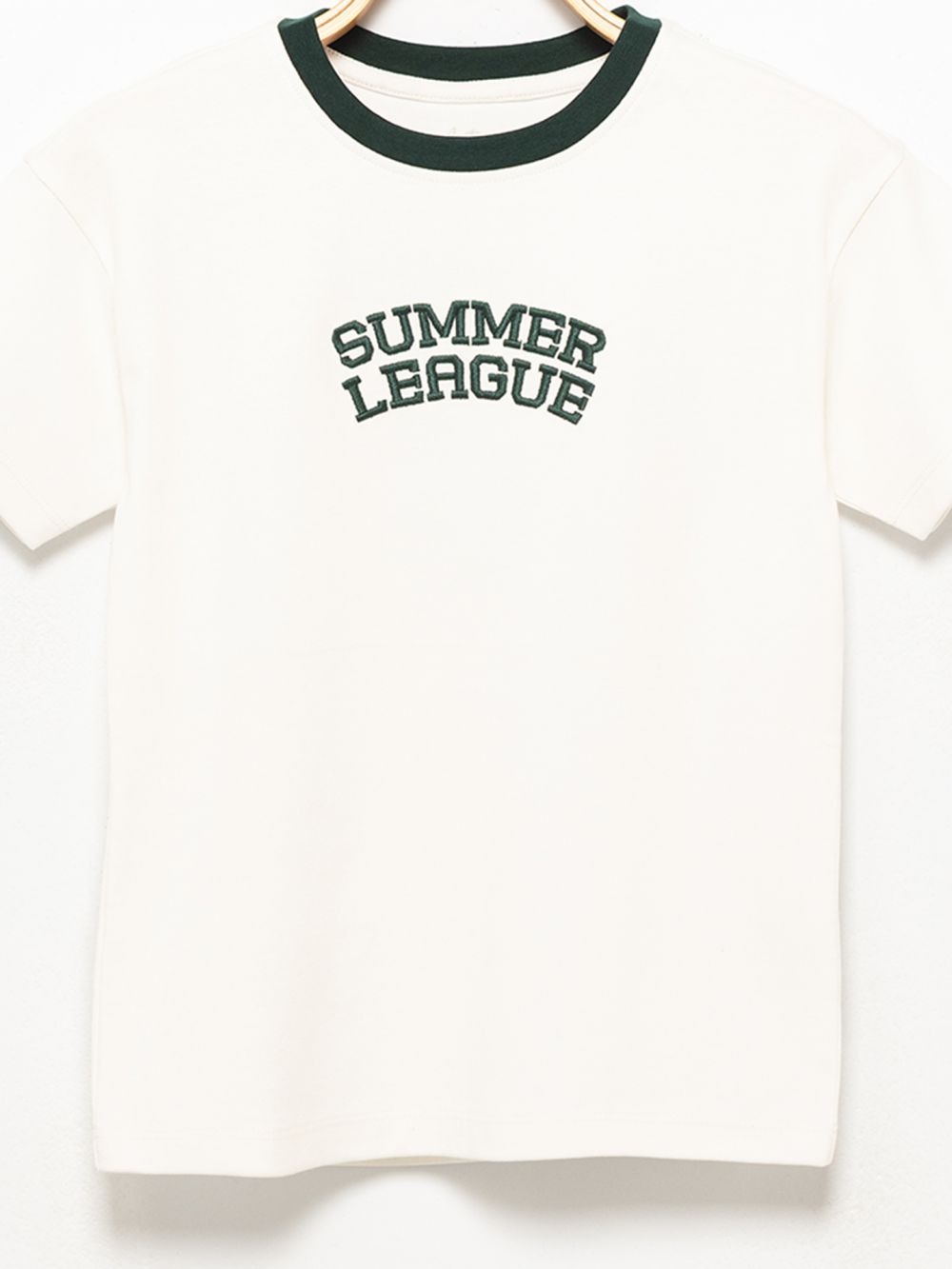 חולצת טי עם דפוס