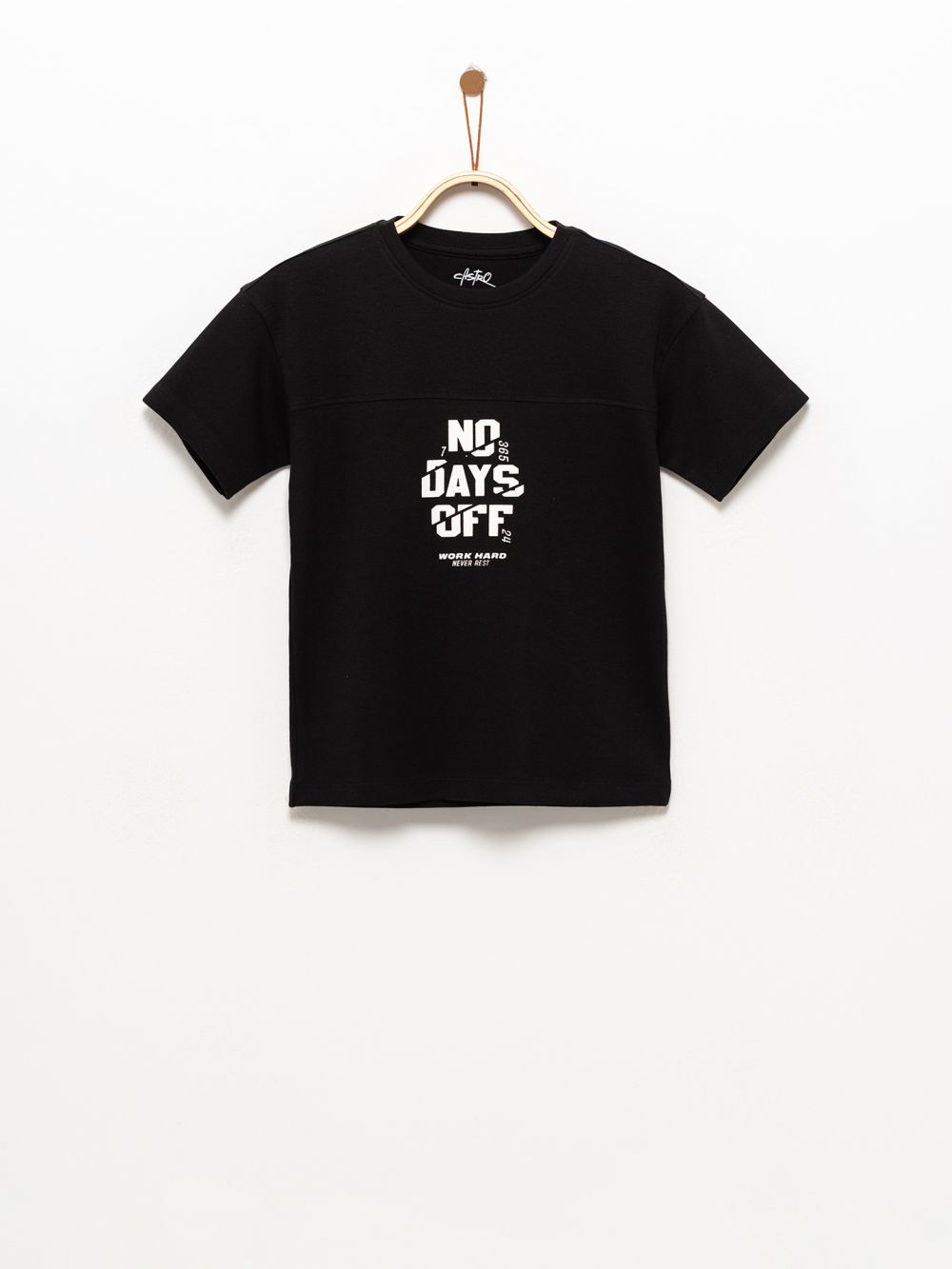 טי שירט עם דפוס