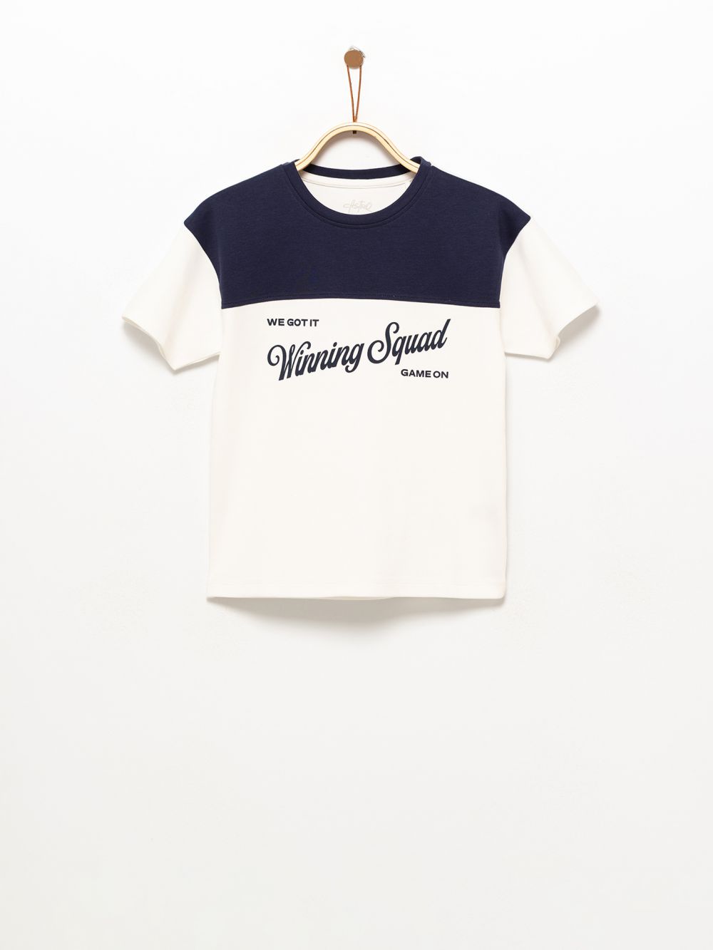 טי שירט עם דפוס