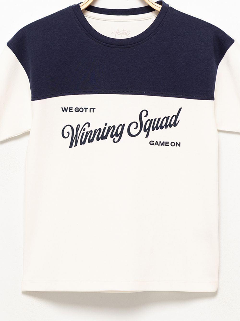 טי שירט עם דפוס