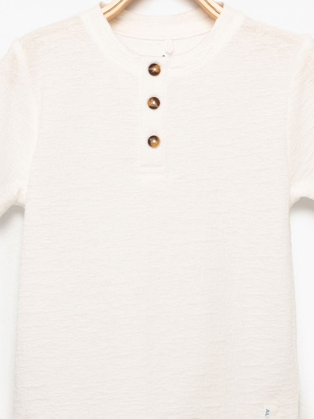 חולצת טי עם שינה