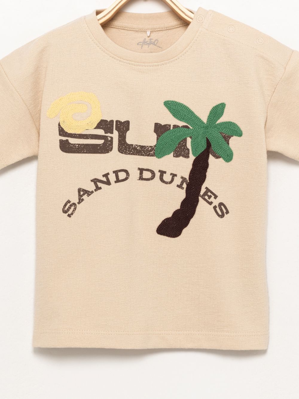 טי שירט עם טקסטורה