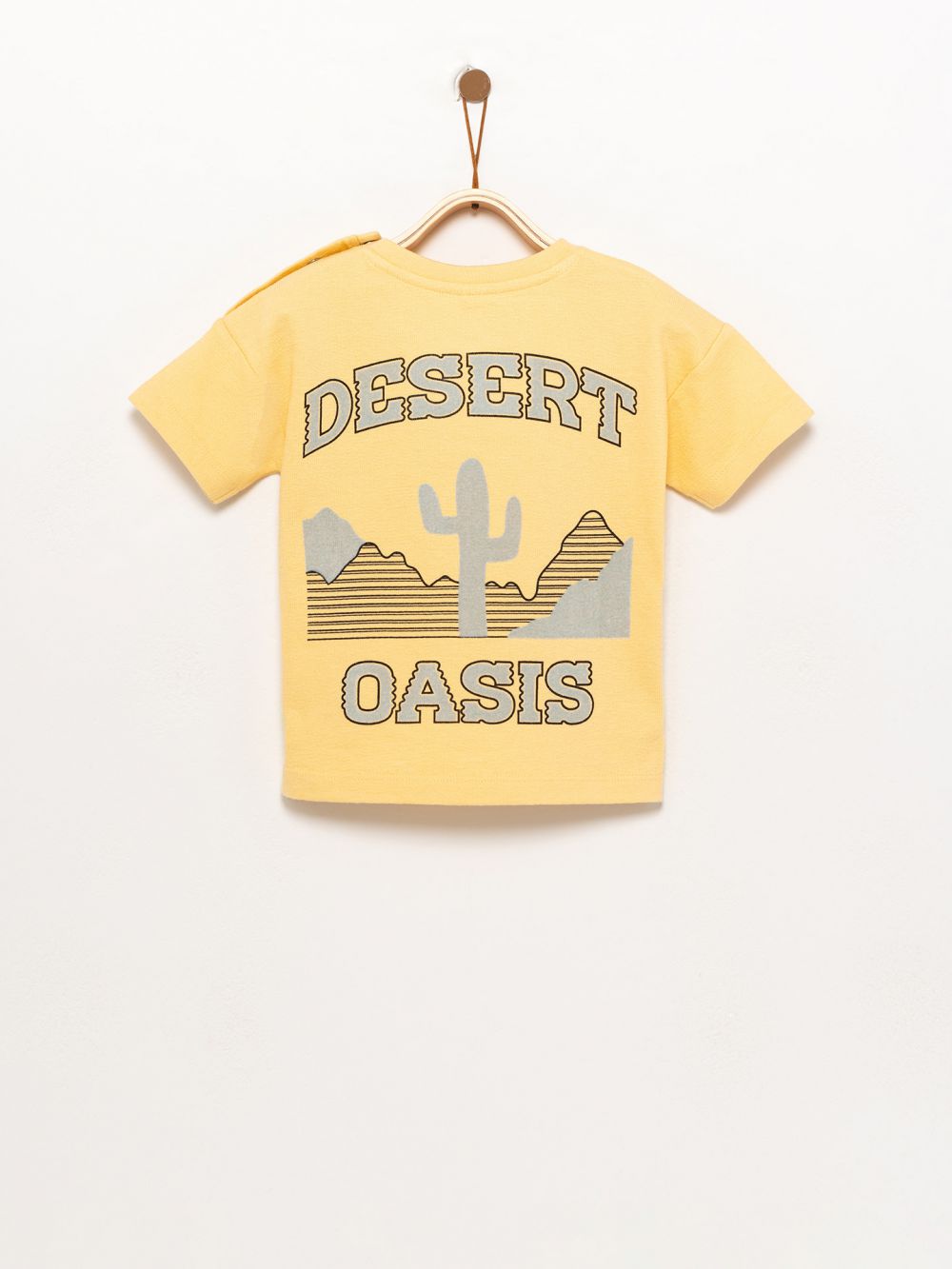 טי שירט עם טקסטורה