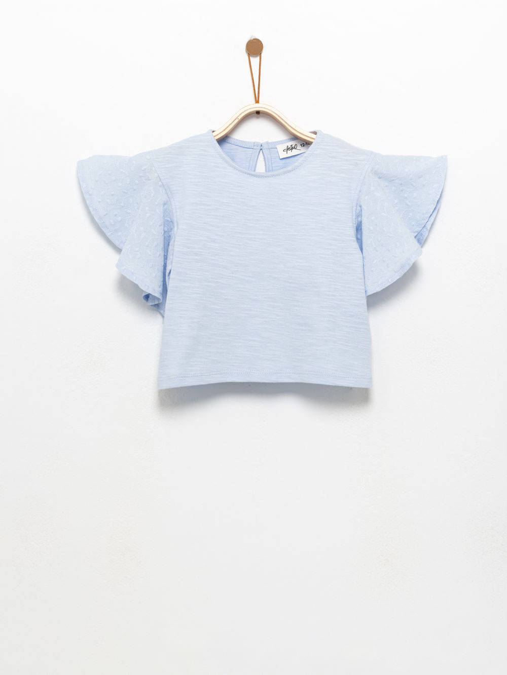 חולצה עם שרוול קצר ורקמה