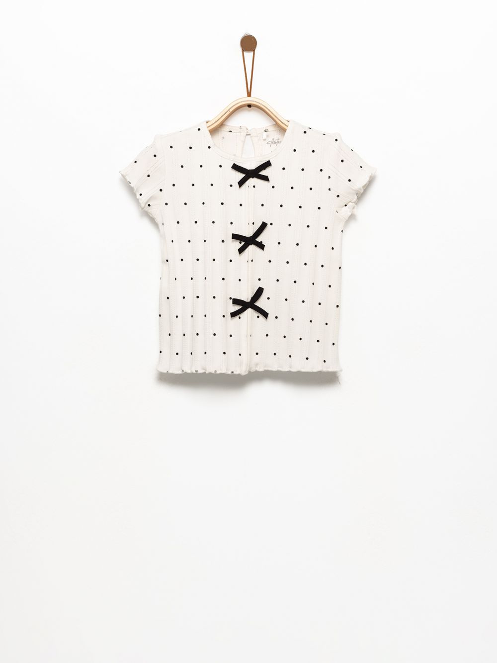 טישרט עם פפיונים