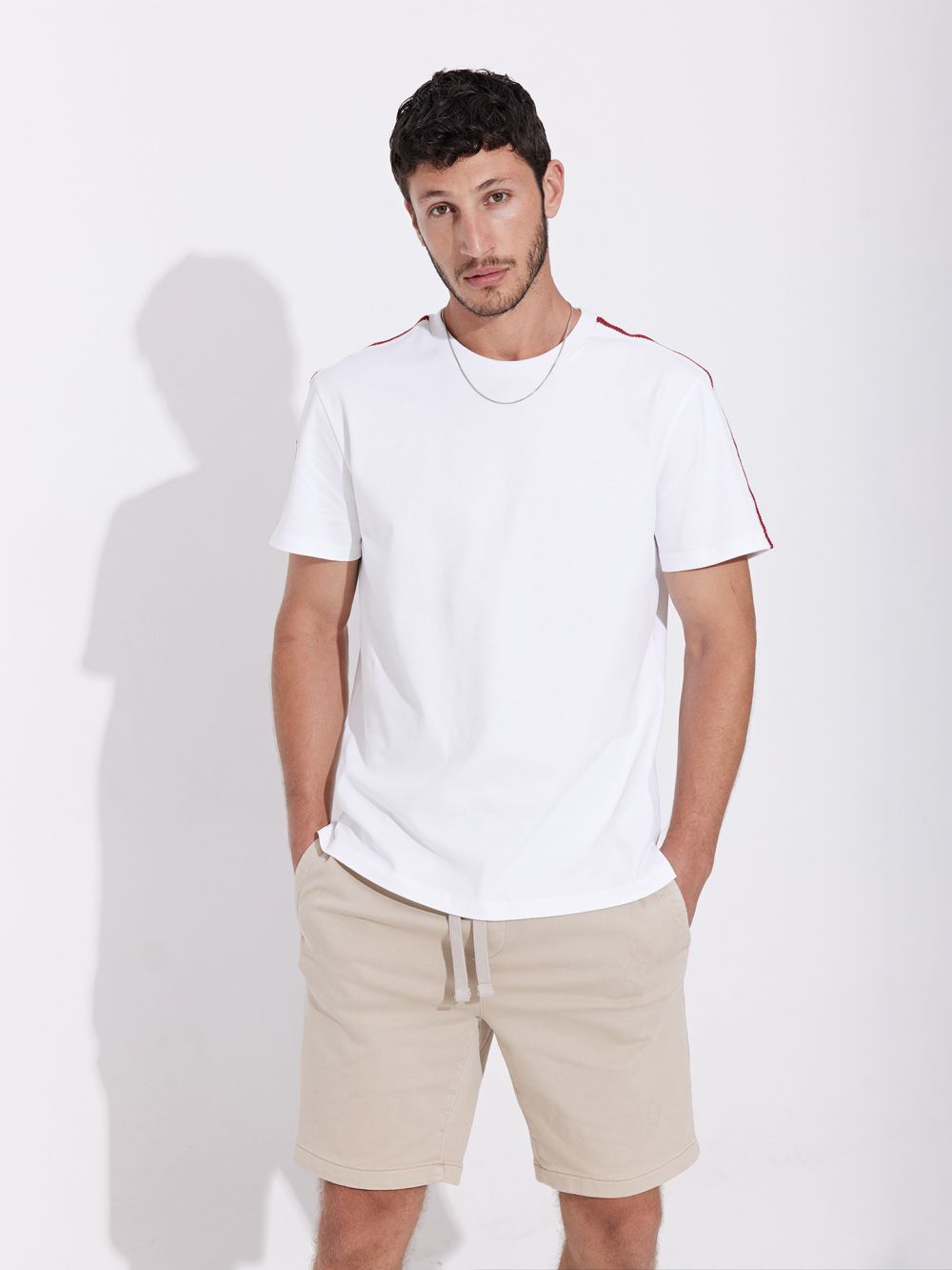 טי-שירט מעוטרת