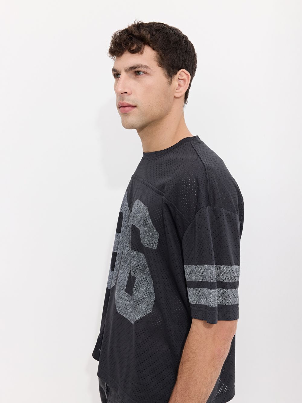 חולצת רשת עם דפוס