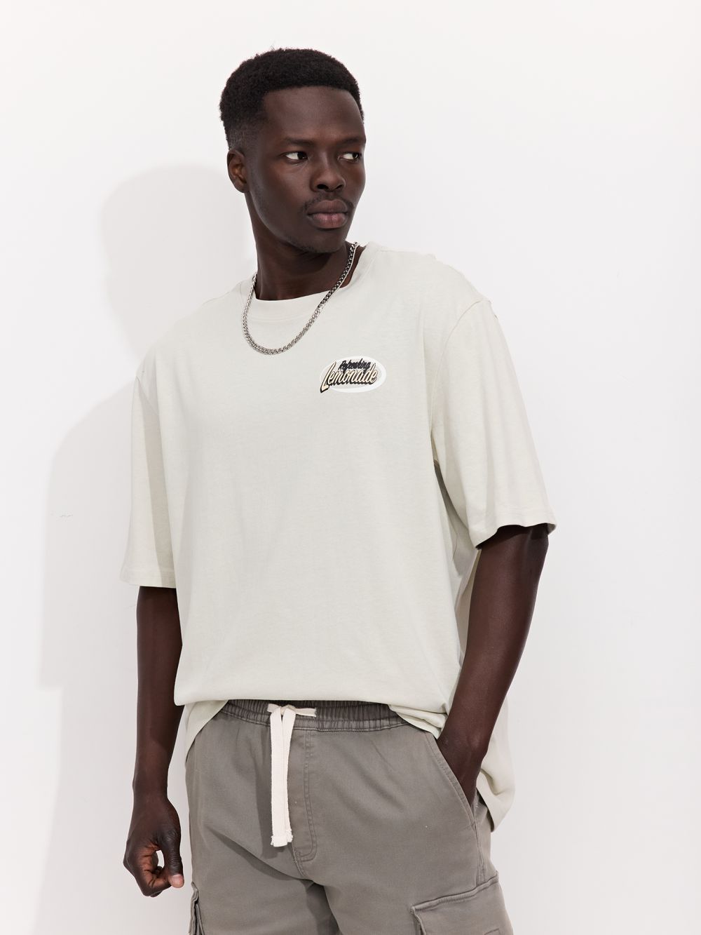 טי-שירט Regular Fit עם הדפס