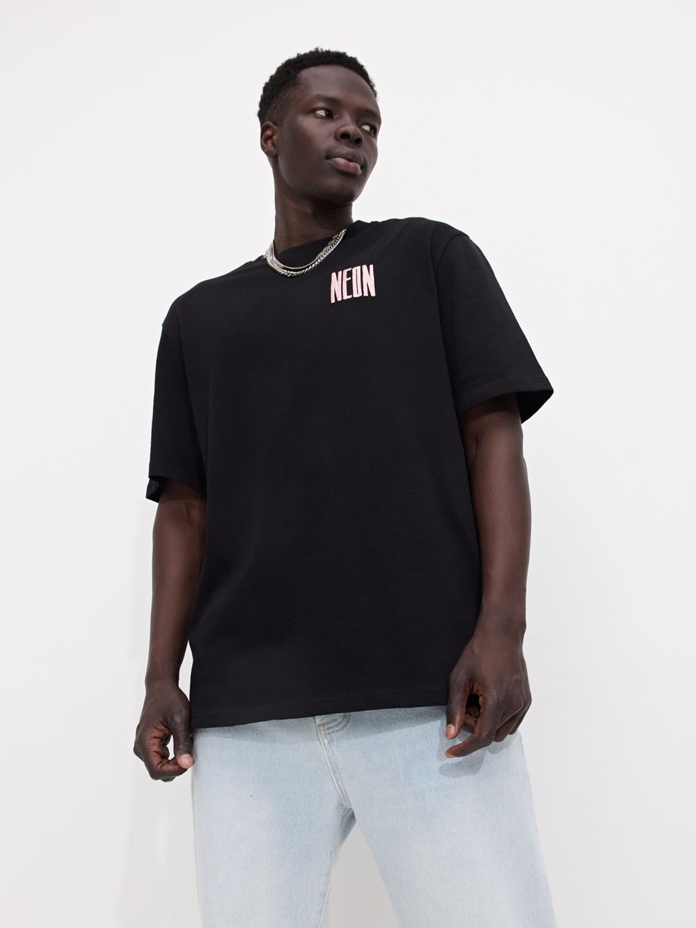 טי-שירט עם רקמה