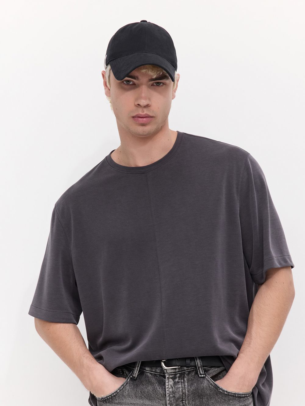 חולצת אוברסייז תוית מתכת