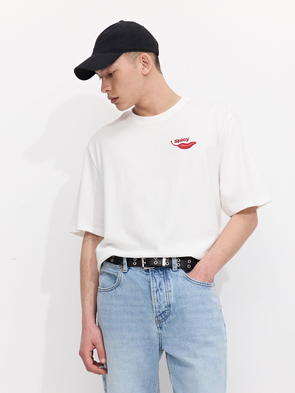 טי-שירט עם רקמה