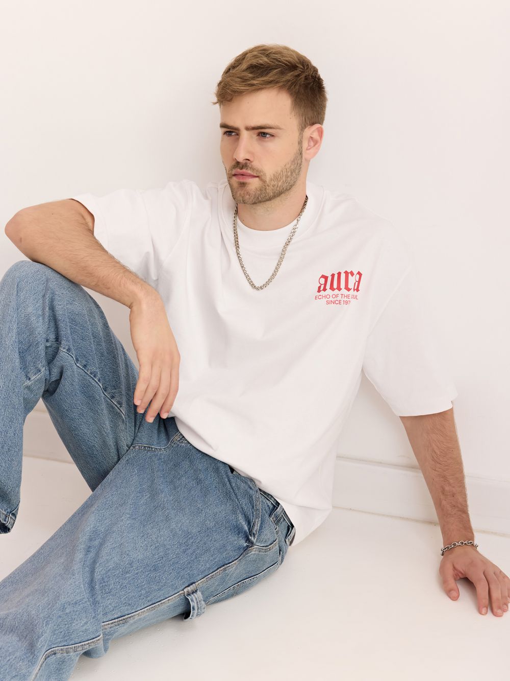 טי שירט עם דפוס גב