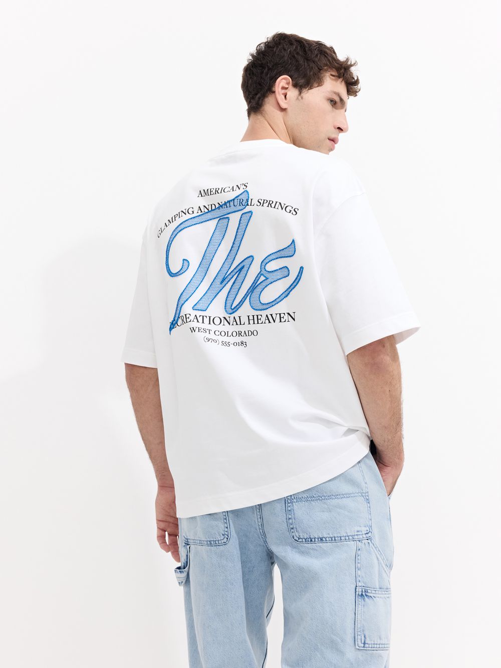 טי שירט עם דפוס גב