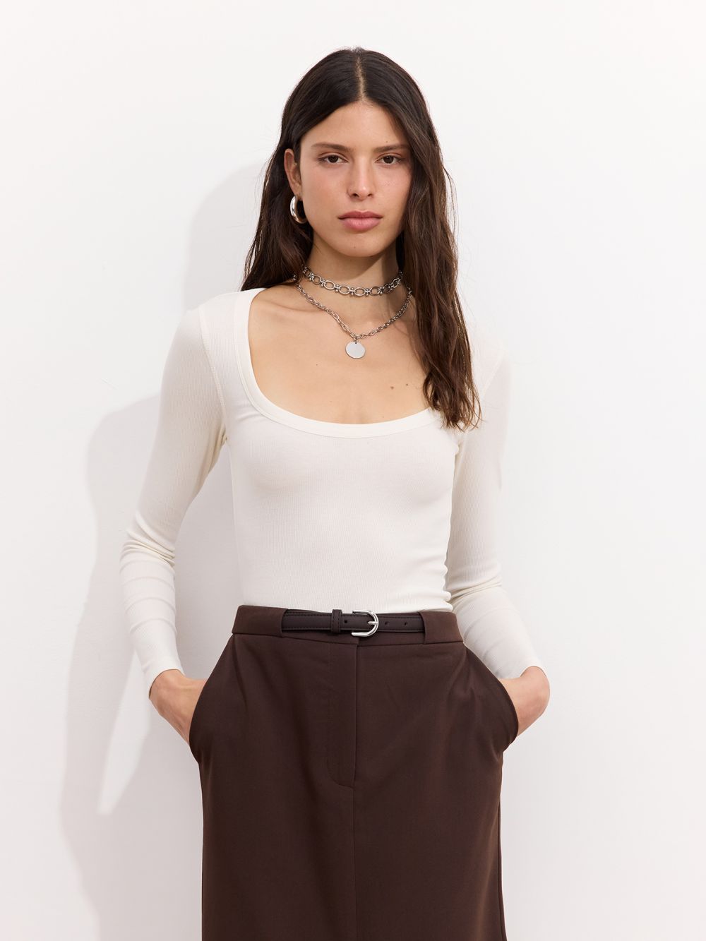 טי שירט ריב מחשוף בצורת U